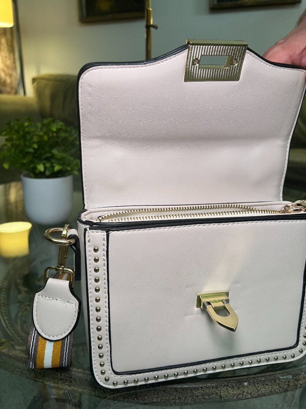 NEW- Studded Cream Vintage Style Hand/Shoulder Bag - Picture 7 of 10